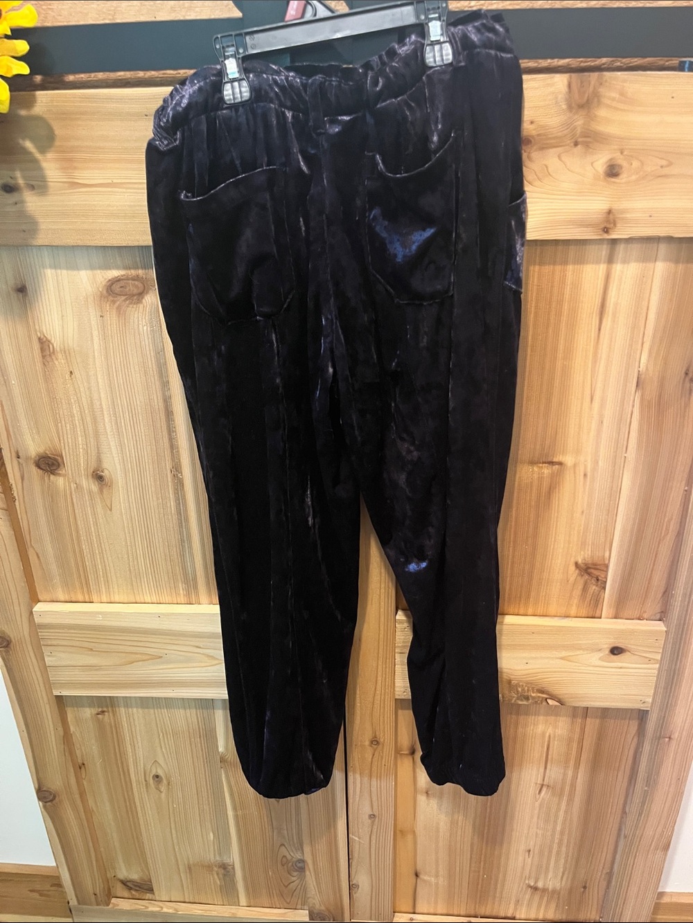 Jolt Black Velvet Cropped Pants - Picture 8 of 11